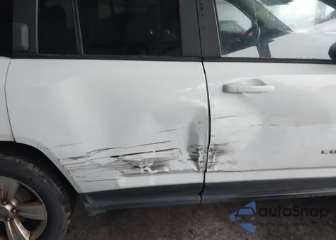 2016 Jeep Compass Sport z USA, uszkodzony, nr VIN 1C4NJCBA6GD641263